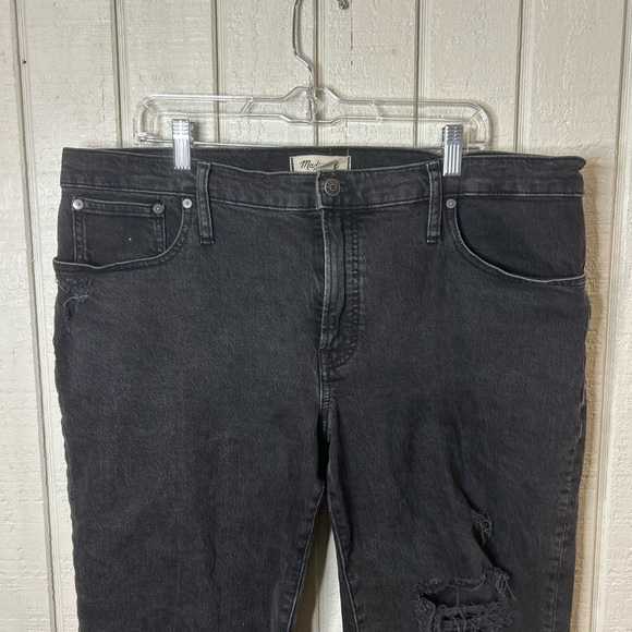 Madewell The Mid-Rise Perfect Vintage Jeans in Rosella Wash: Ripped Edition - Picture 4 of 9
